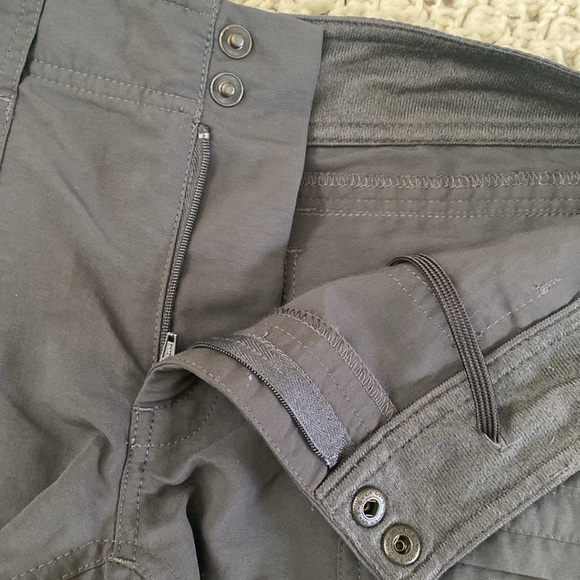 North Face Cargo hiking shorts EUC SZ 8 dark grey - Picture 6 of 6